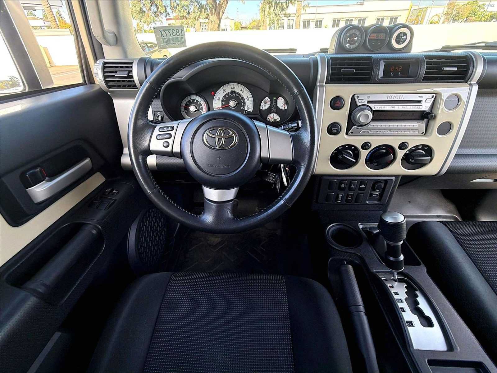 Used 2008 Toyota FJ Cruiser 4WD w/ Upgrade Pkg 2 image 8