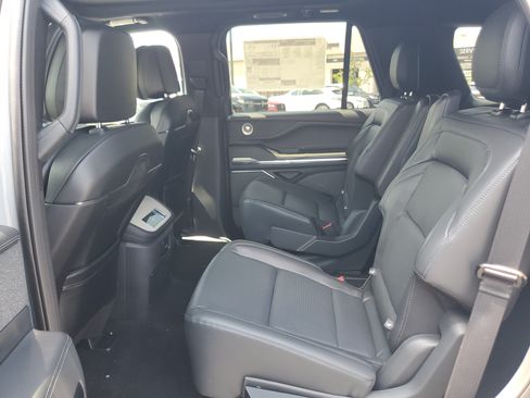 New 2027 Lincoln Navigator Reserve w/ Jet Appearance Package AWD/4WD image 26