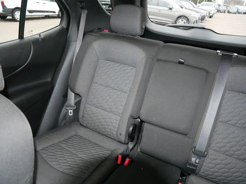 Used 2019 Chevrolet Equinox LT image 12