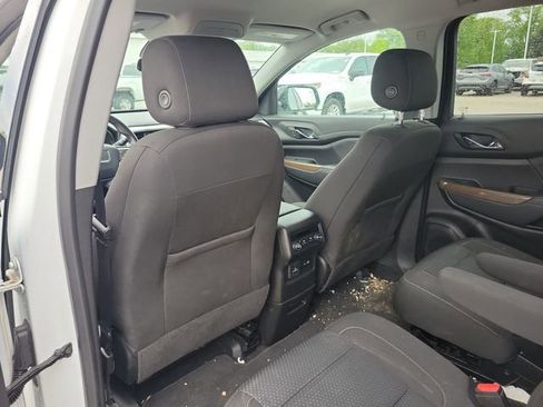 Used 2023 GMC Acadia SLE w/ Driver Convenience Package FWD image 10