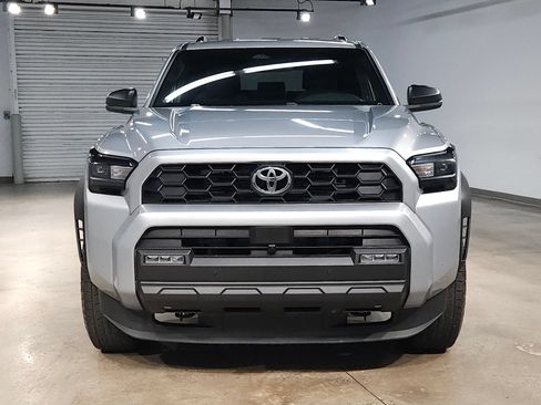 Used 2025 Toyota 4Runner TRD Off-Road AWD/4WD image 2