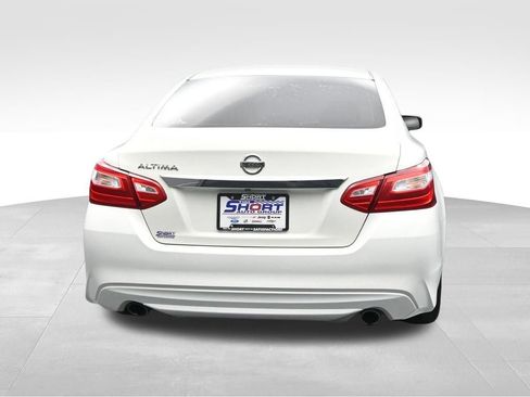 Used 2017 Nissan Altima 2.5 S w/ Power Driver Seat Package FWD image 4