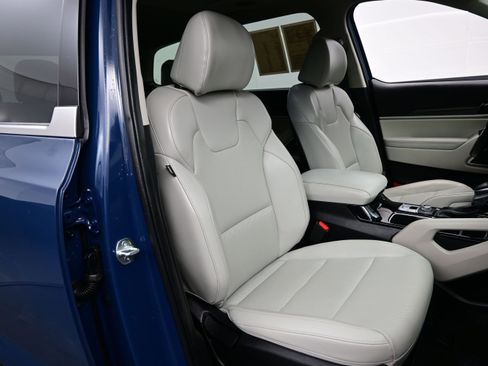 Used 2024 Kia Telluride S w/ S Sunroof Package FWD image 14