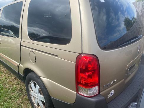 Used 2006 Saturn Relay Level 3 w/ Premium Trim Pkg image 3