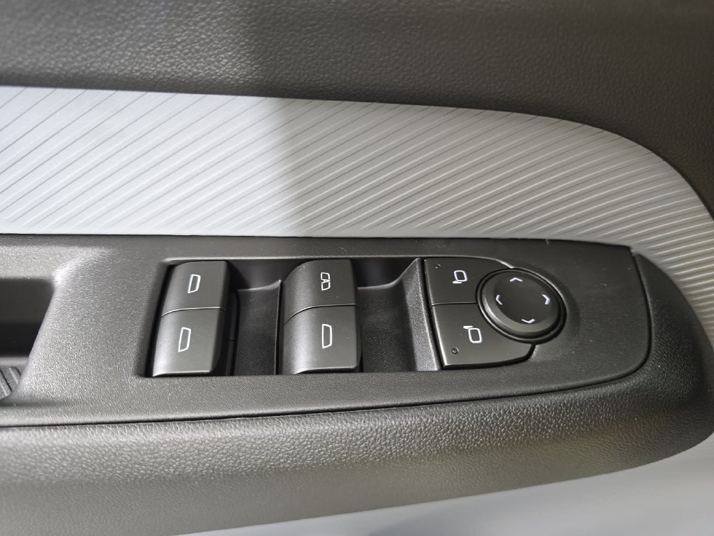 New 2027 Chevrolet Bolt LT w/ Comfort Package FWD image 24
