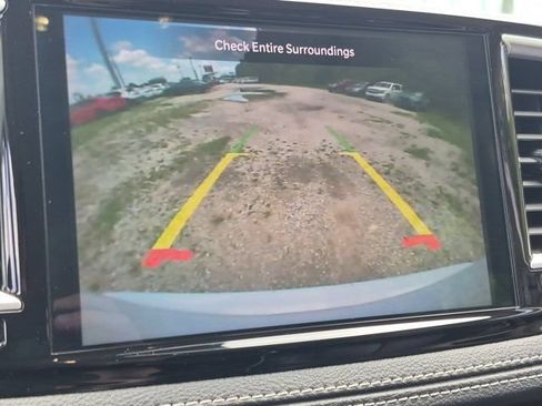 Used 2023 Chrysler Pacifica Limited FWD image 18