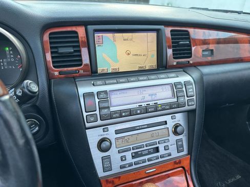 Used 2002 Lexus SC 430 Convertible image 32