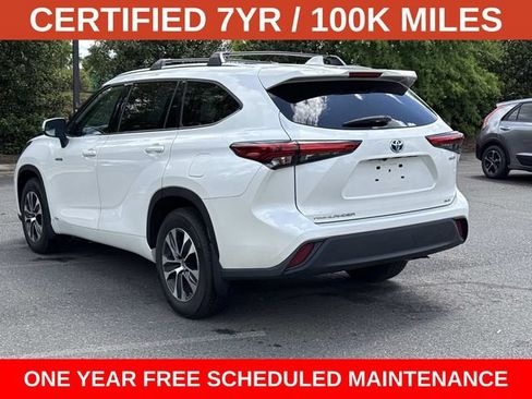 Used 2021 Toyota Highlander XLE AWD/4WD image 4