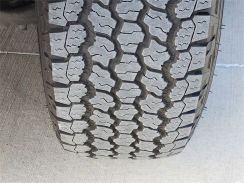 Used 2024 Ford Expedition XLT image 12