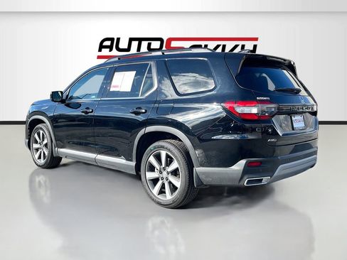 Used 2025 Honda Pilot Elite image 5