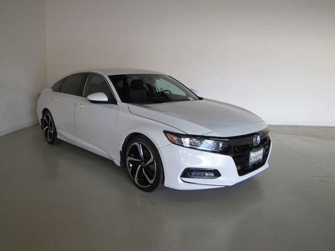 Used 2020 Honda Accord Sport image 3