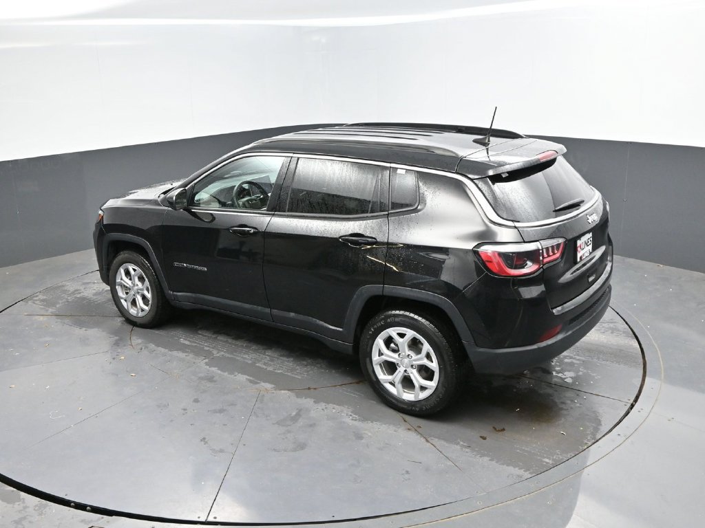 Used 2024 Jeep Compass Latitude AWD/4WD image 28