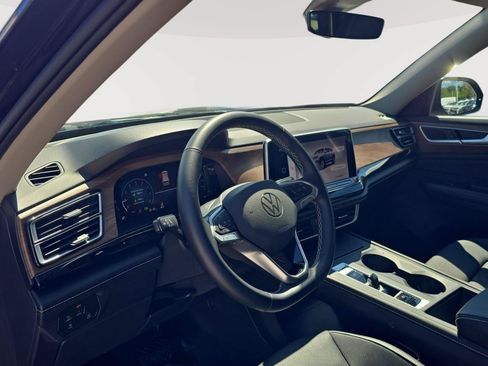 Certified 2024 Volkswagen Atlas SE AWD/4WD image 18
