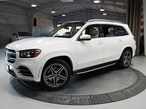 Used 2022 Mercedes-Benz GLS 580 4MATIC image 3