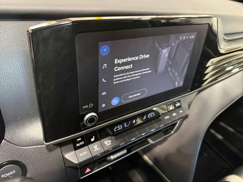 Used 2025 Toyota Camry LE image 28