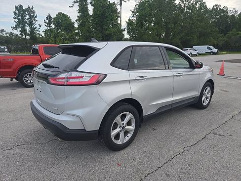 Used 2019 Ford Edge SE FWD image 2