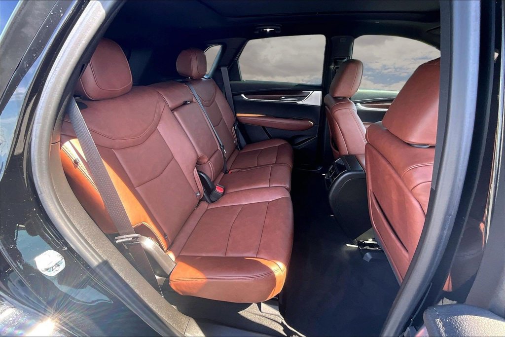 Certified 2025 Cadillac XT5 Premium Luxury FWD image 25