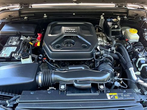 Used 2020 Jeep Wrangler Unlimited Sport S AWD/4WD image 32