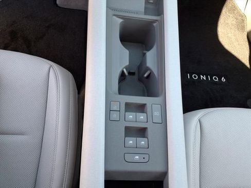 New 2025 Hyundai Ioniq 6 SEL RWD image 18
