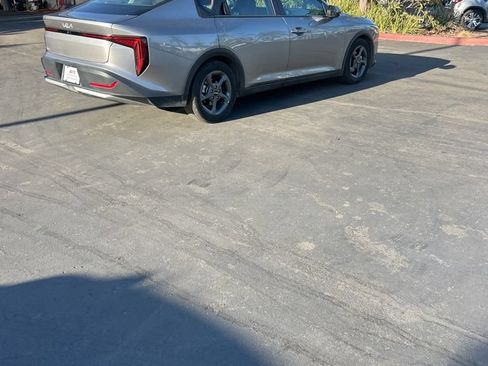 Used 2025 Kia K4 FWD image 6