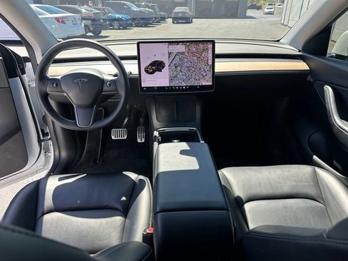Used 2021 Tesla Model Y Long Range AWD/4WD image 11