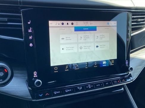 New 2023 Jeep Wagoneer Series III w/ Preferred Equipment Group image 22