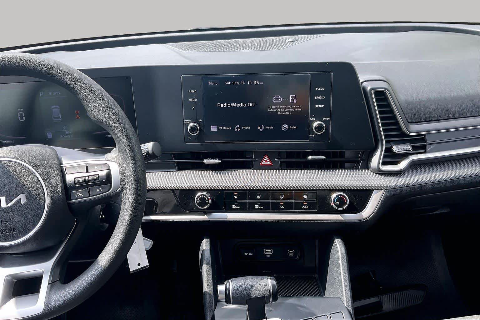 Used 2023 Kia Sportage LX FWD image 6