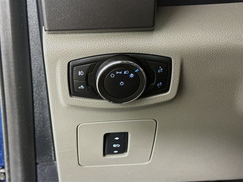 Used 2016 Ford F150 XLT w/ Equipment Group 302A Luxury image 10