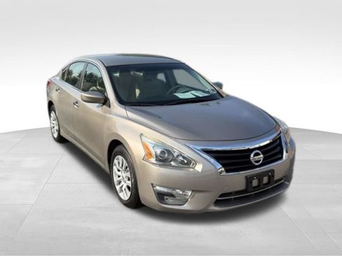 Used 2013 Nissan Altima 2.5 S FWD image 20