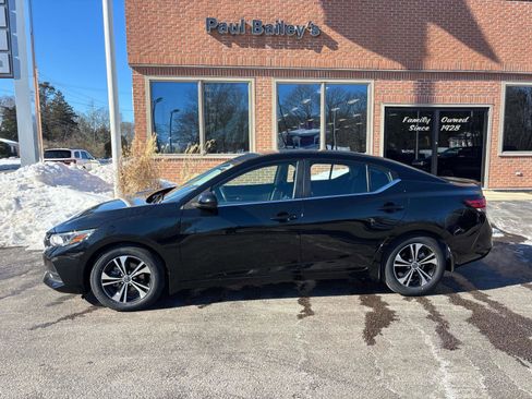 Used 2022 Nissan Sentra SV w/ Lighting Package image 2
