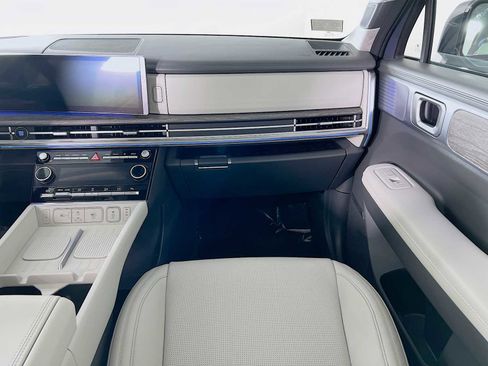 Used 2025 Hyundai Santa Fe Calligraphy image 25