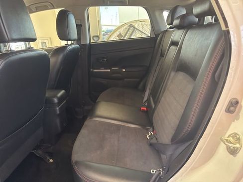 Used 2023 Mitsubishi Outlander Sport LE AWD/4WD image 27