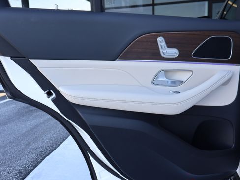 Certified 2025 Mercedes-Benz GLE 350 GLE 350W4 w/ 3rd Row Seat Package image 14