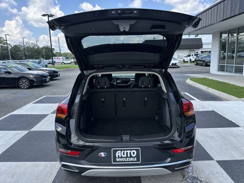 Used 2023 Buick Encore GX Essence w/ Experience Buick Package FWD image 5