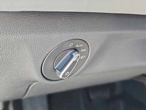 New 2026 Volkswagen Jetta SE FWD image 6