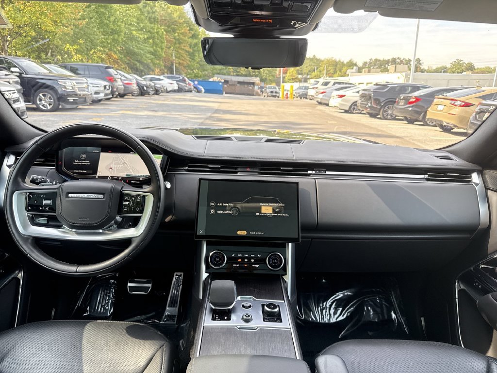 Used 2023 Land Rover Range Rover Long Wheelbase SE AWD/4WD image 23