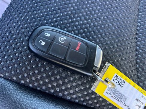 Used 2018 RAM 1500 Sport w/ Hydro Blue Sport Package image 30