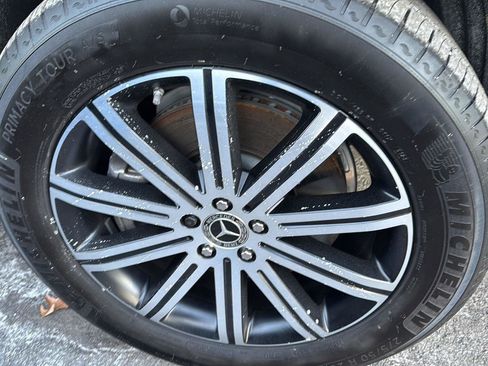 Used 2024 Mercedes-Benz GLE 450 4MATIC w/ Winter Package image 10