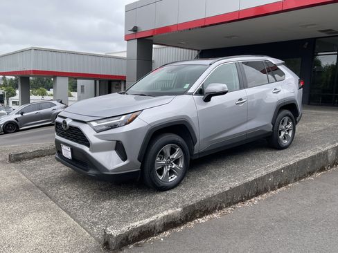 Certified 2024 Toyota RAV4 XLE w/ Convenience Package AWD/4WD image 4