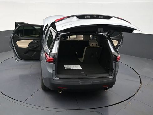 Used 2023 Chevrolet Traverse LS FWD image 32