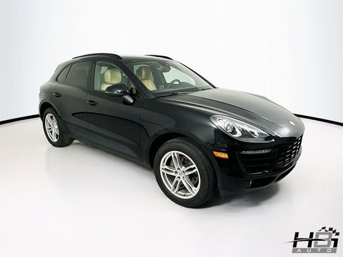 Used 2018 Porsche Macan AWD/4WD image 4