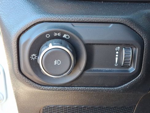 Used 2023 Jeep Wrangler Sport image 27