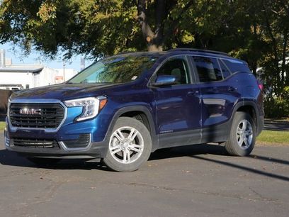 Used 2022 GMC Terrain SLE w/ Driver Convenience Package