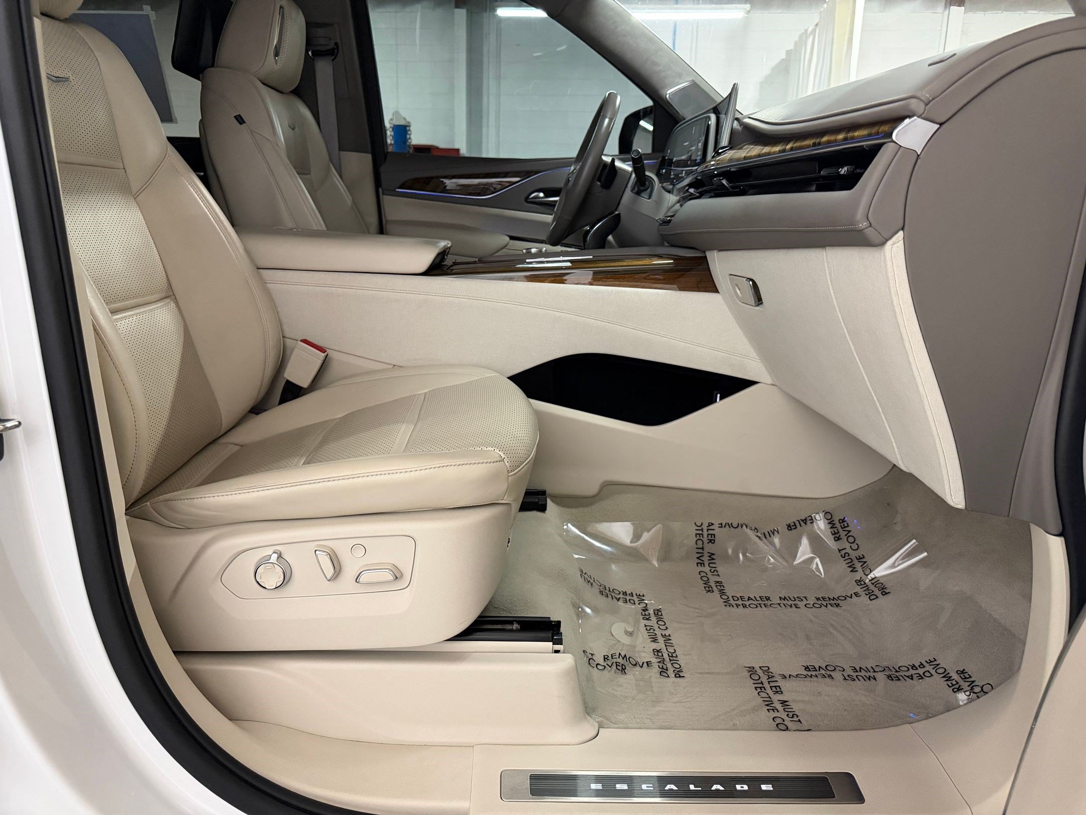 Used 2023 Cadillac Escalade Sport Platinum w/ LPO, ONYX Package RWD image 38