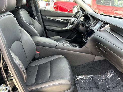 Used 2023 INFINITI QX50 Luxe FWD image 17