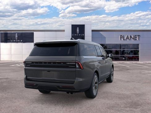 New 2026 Lincoln Navigator L Black Label AWD/4WD image 8