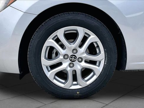 Used 2017 Toyota Yaris iA image 11