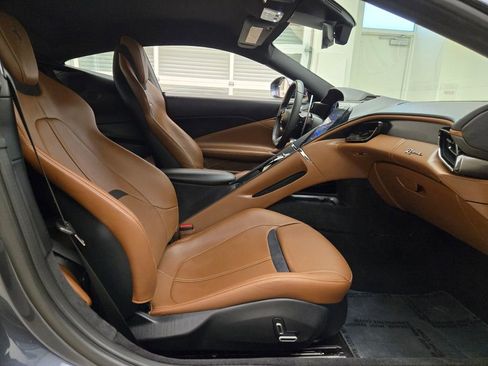 Used 2024 Ferrari Roma RWD image 28