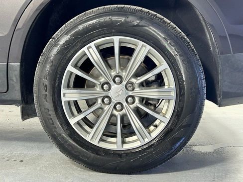 Used 2018 Cadillac XT5 Luxury w/ Driver Awareness Package image 38