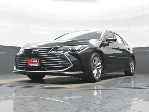 Used 2019 Toyota Avalon XLE image 29